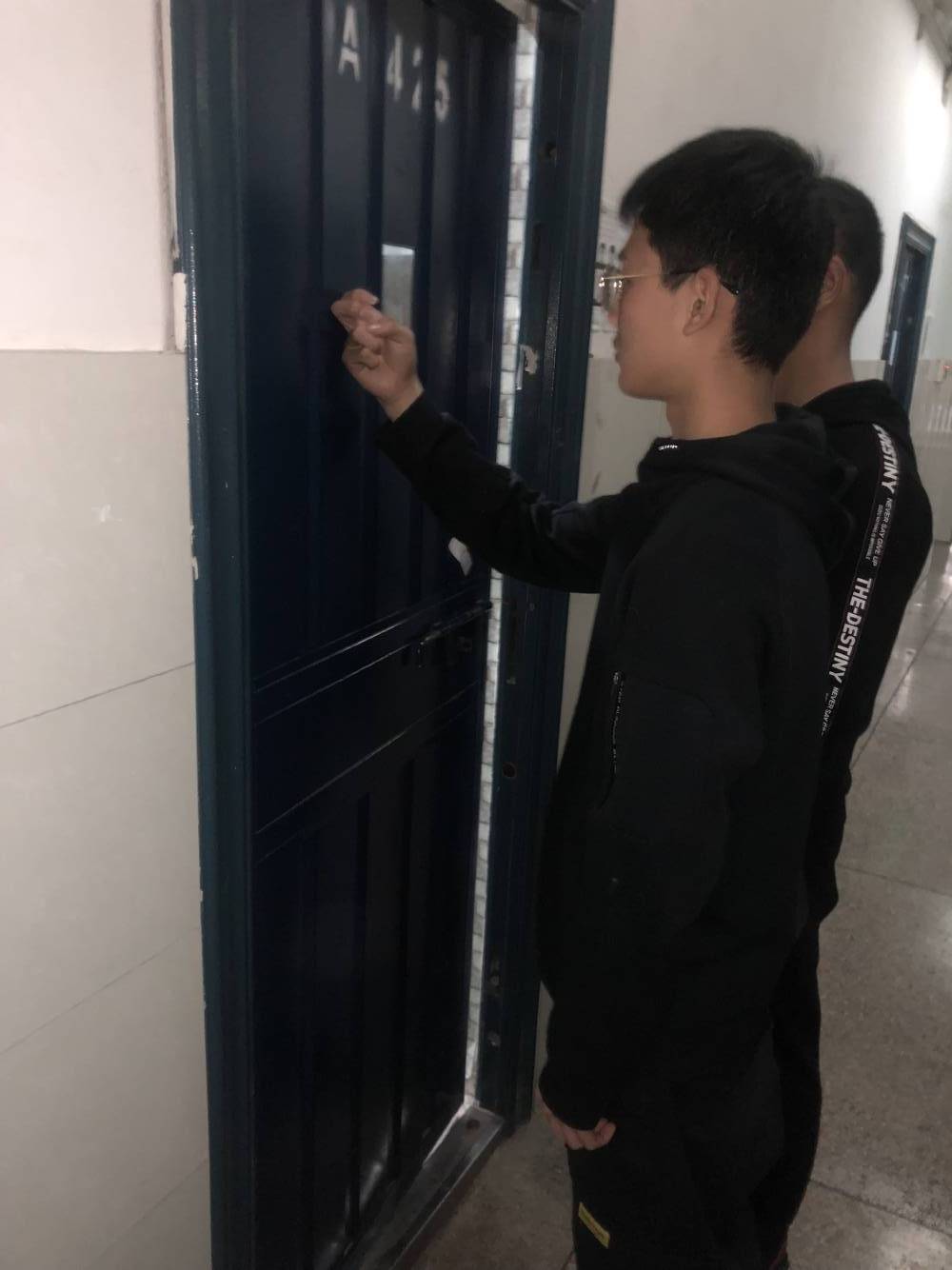 构建卫生安全寝室，传承宿舍文化精神