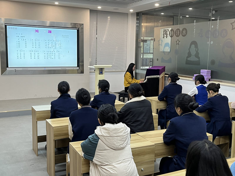 展课堂风采,促教学质量