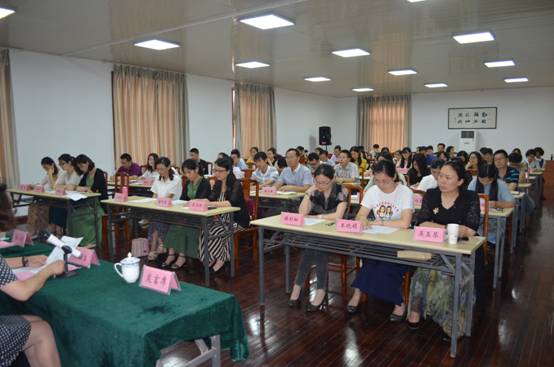 “蓝青”同携手 共筑教育梦--学校举行“蓝青工程”双导师制青年教师培养签约仪式