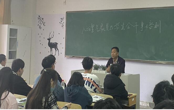 与心同行,心向暖阳